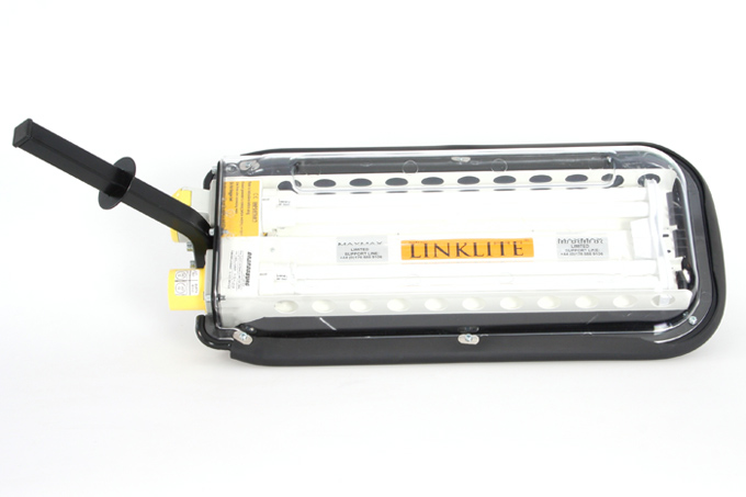 The original linkable temporary lighting system, offering economical bright white fluorescent floodlighting.